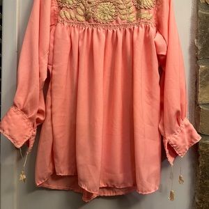 handmade blouse directly by artisan hands from Mexico.